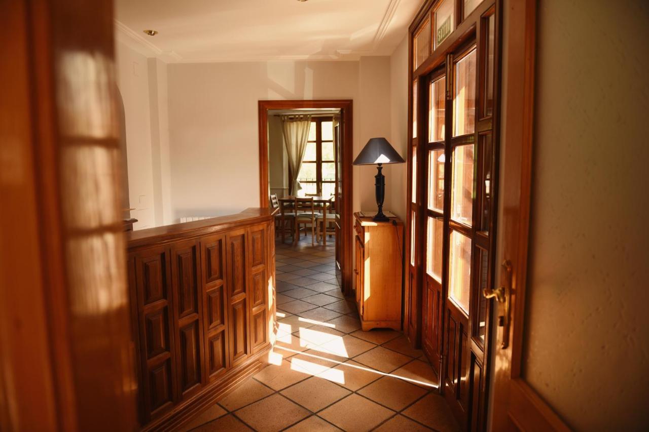 Hostal San Martin モリーノス・デ・ドゥエロ エクステリア 写真